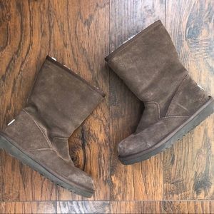 Brown uggs boots